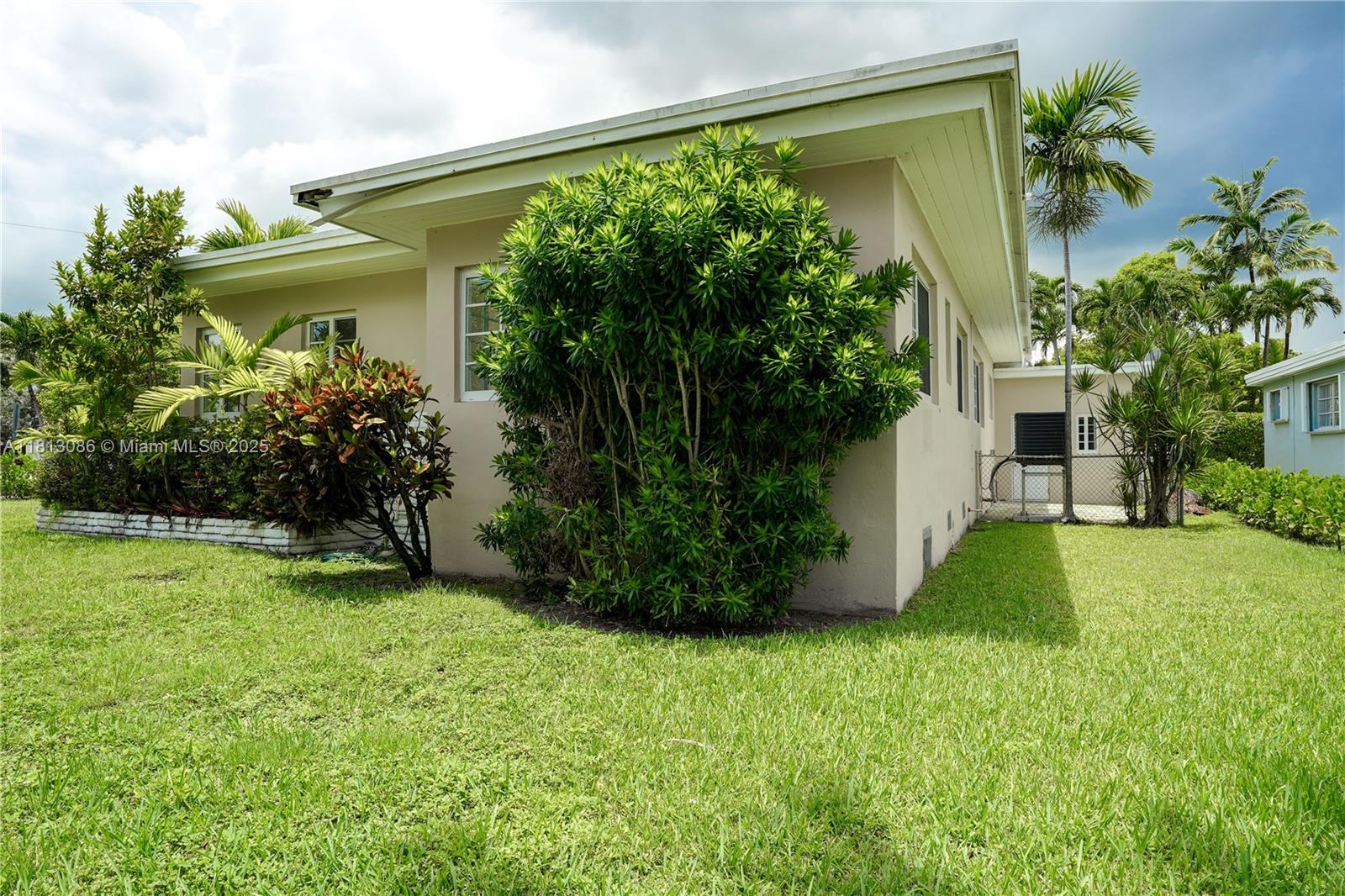 1201 S Biscayne Point Rd, Miami Beach FL 33141