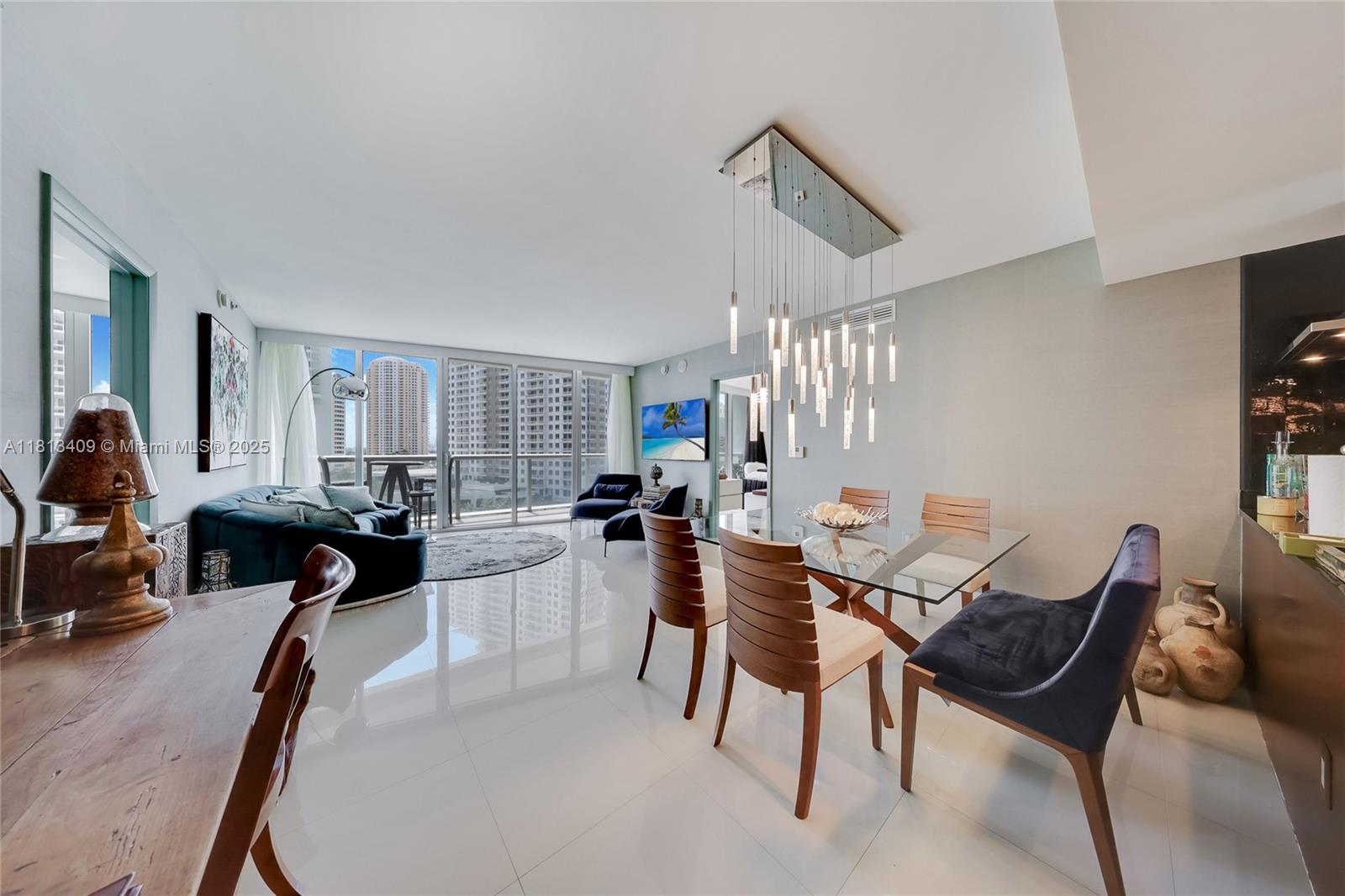 465 Brickell Ave #1019, Miami FL 33131