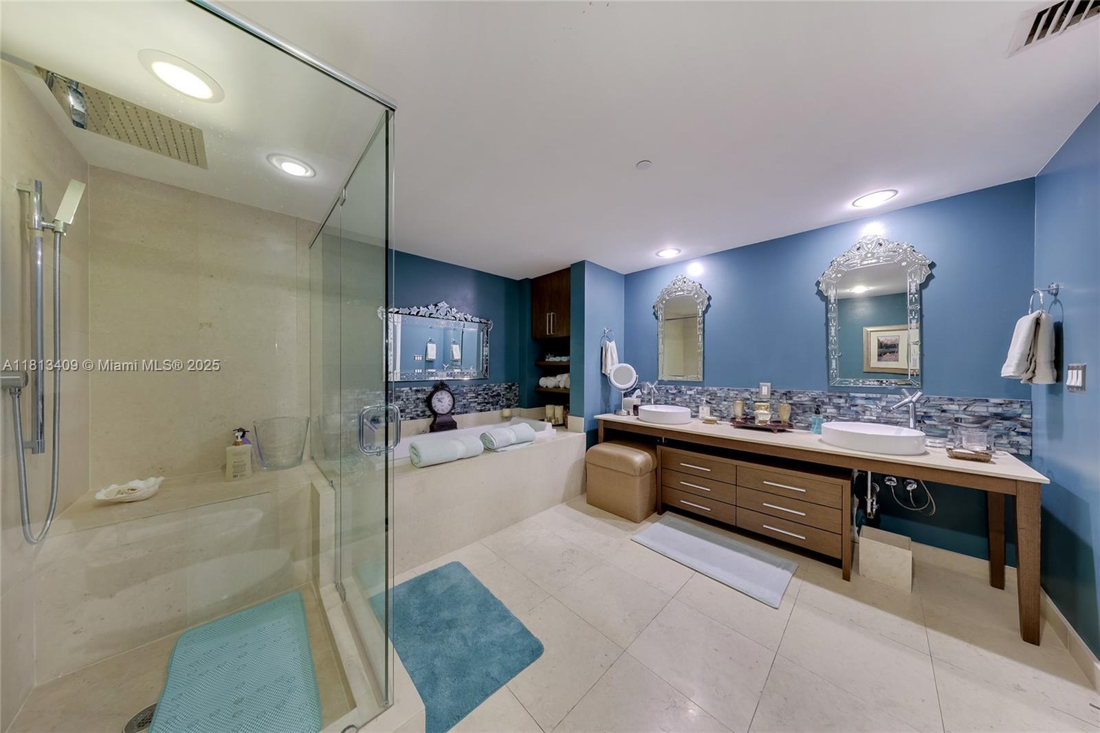 465 Brickell Ave #1019, Miami FL 33131
