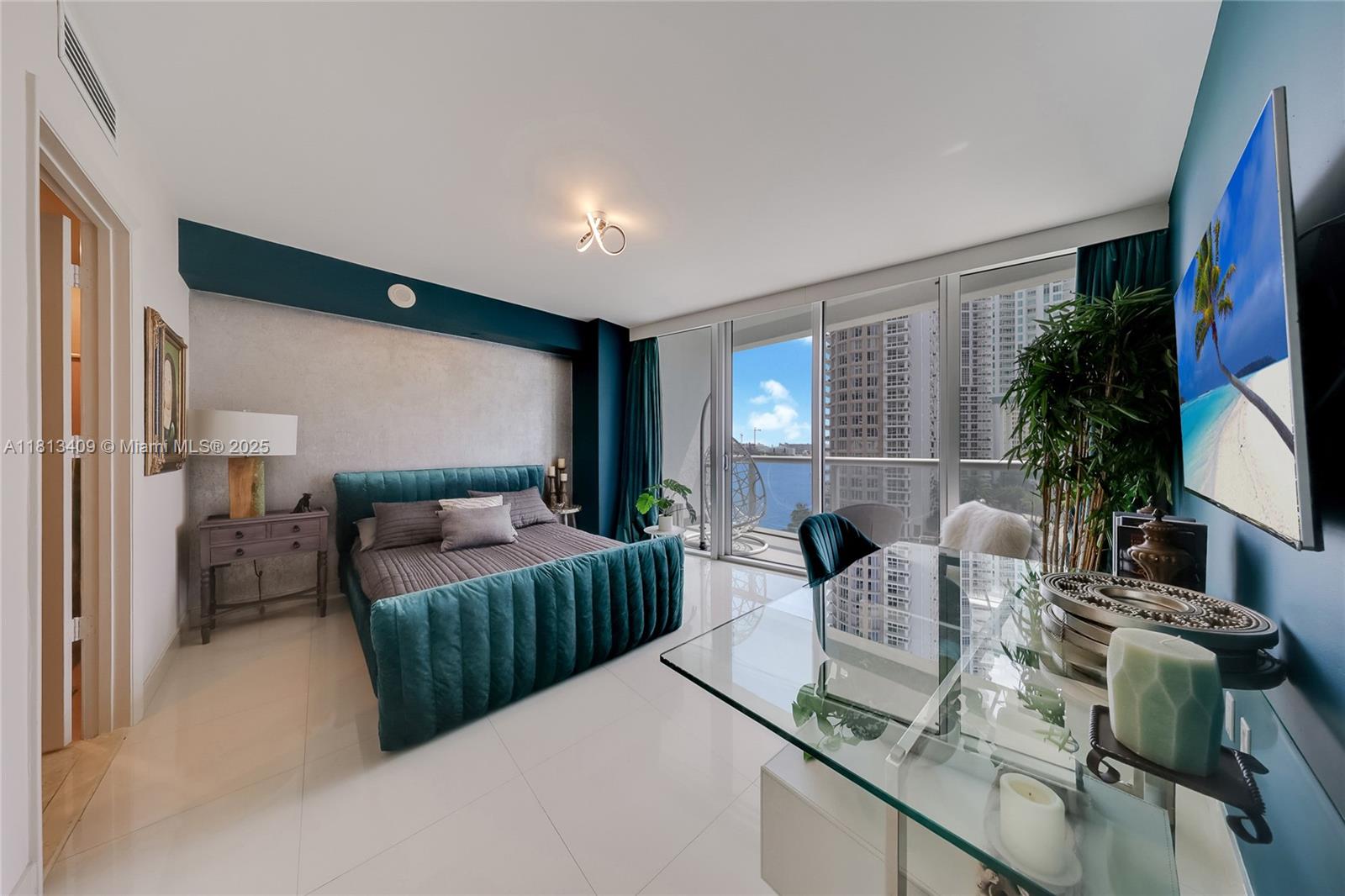 465 Brickell Ave #1019, Miami FL 33131
