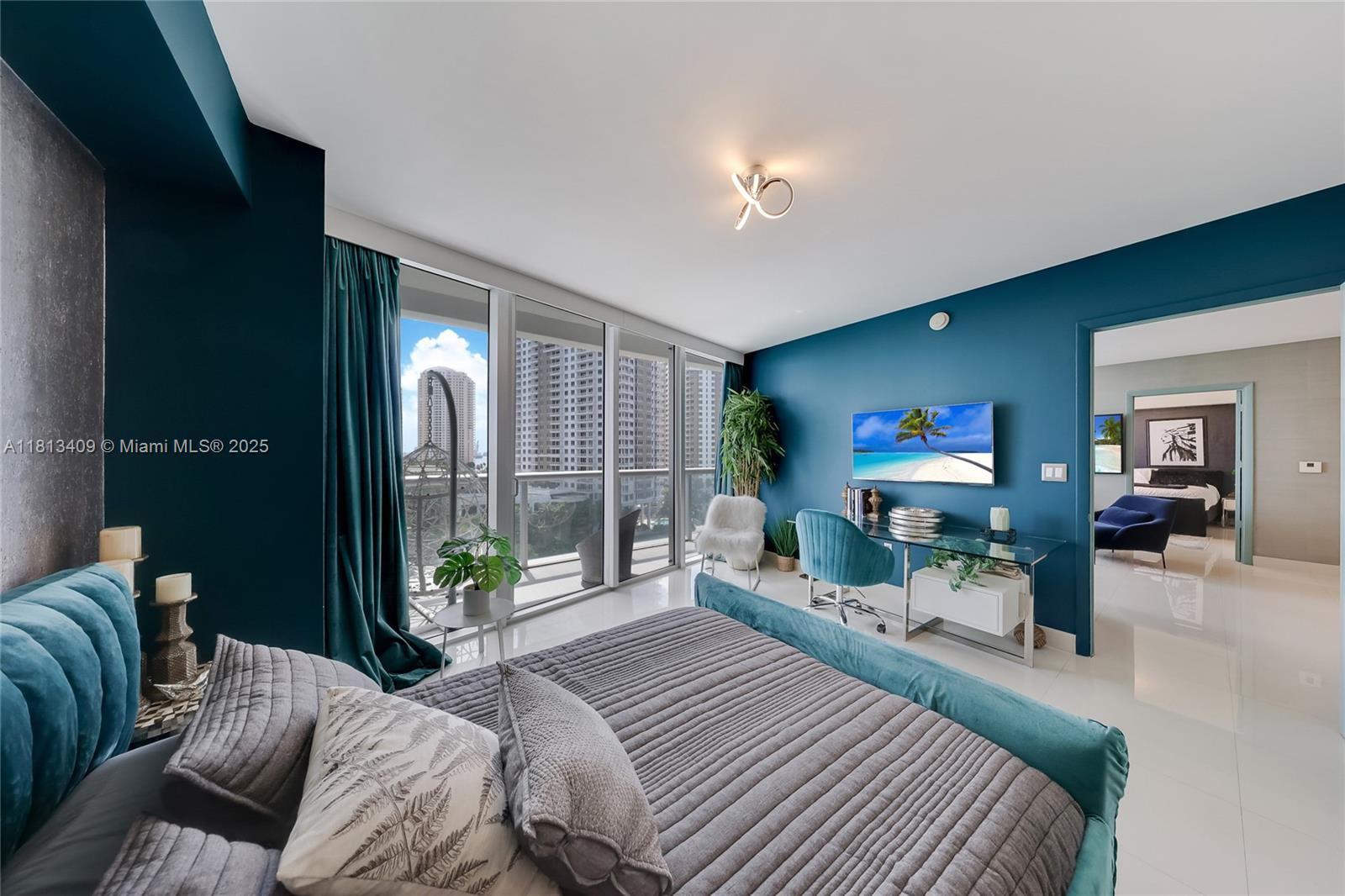 465 Brickell Ave #1019, Miami FL 33131