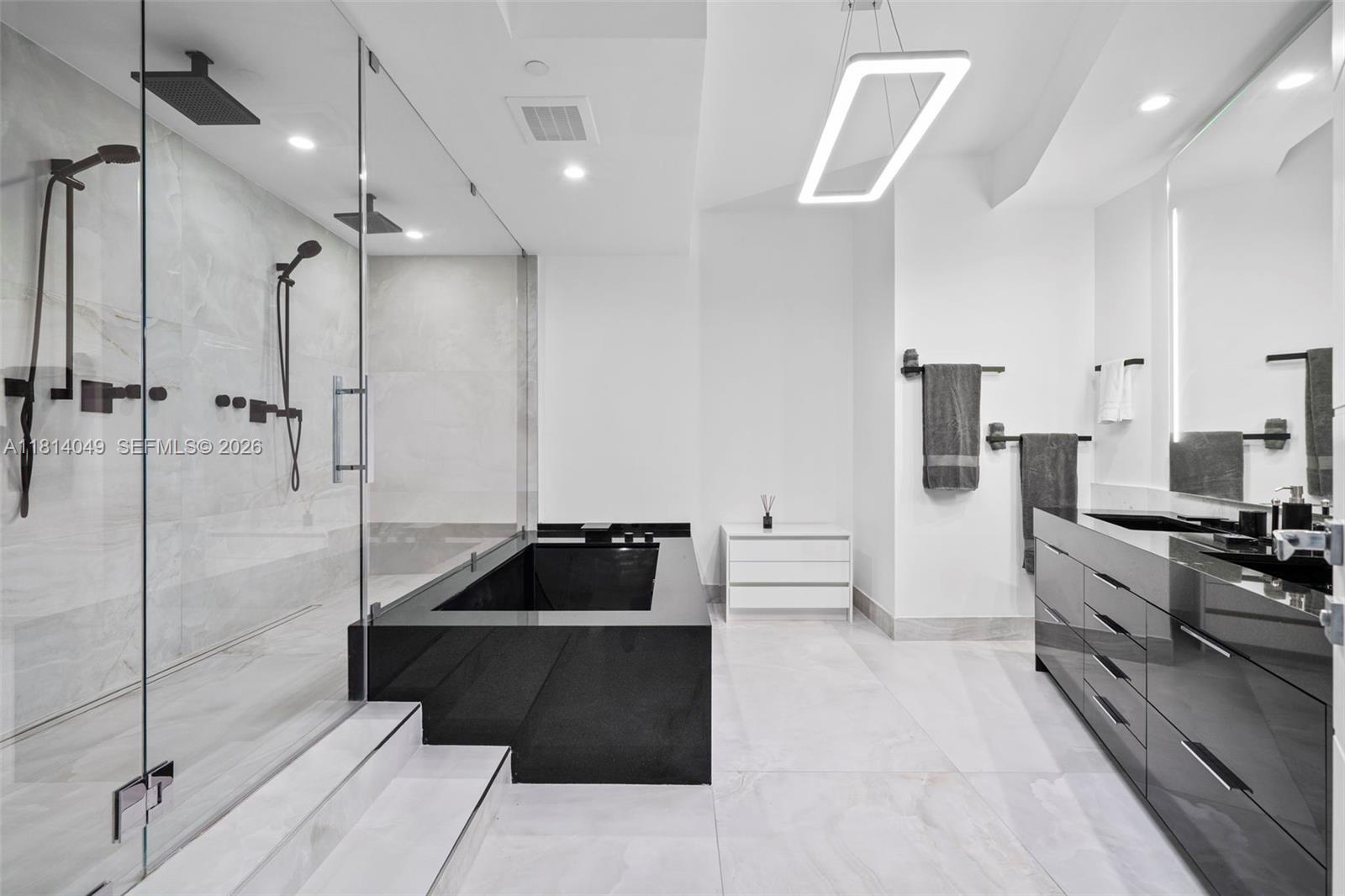 18555 Collins Ave #2105, Sunny Isles Beach FL 33160