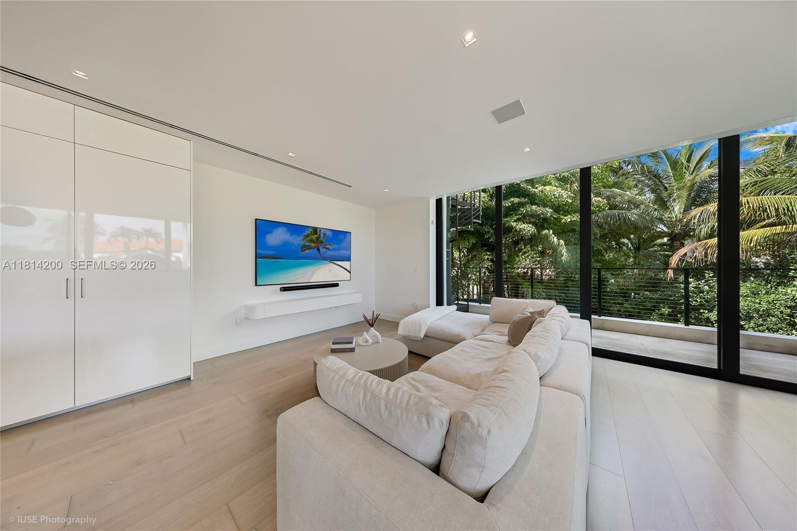 420 N Hibiscus Dr, Miami Beach FL 33139