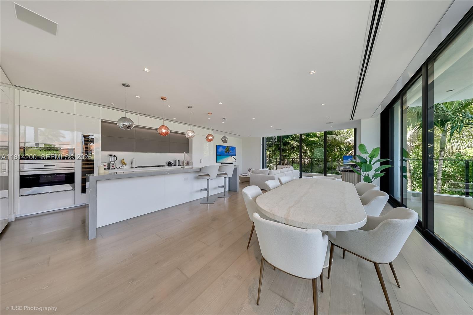 420 N Hibiscus Dr, Miami Beach FL 33139