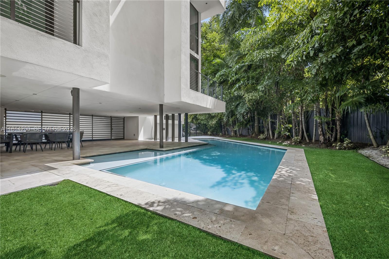 420 N Hibiscus Dr, Miami Beach FL 33139