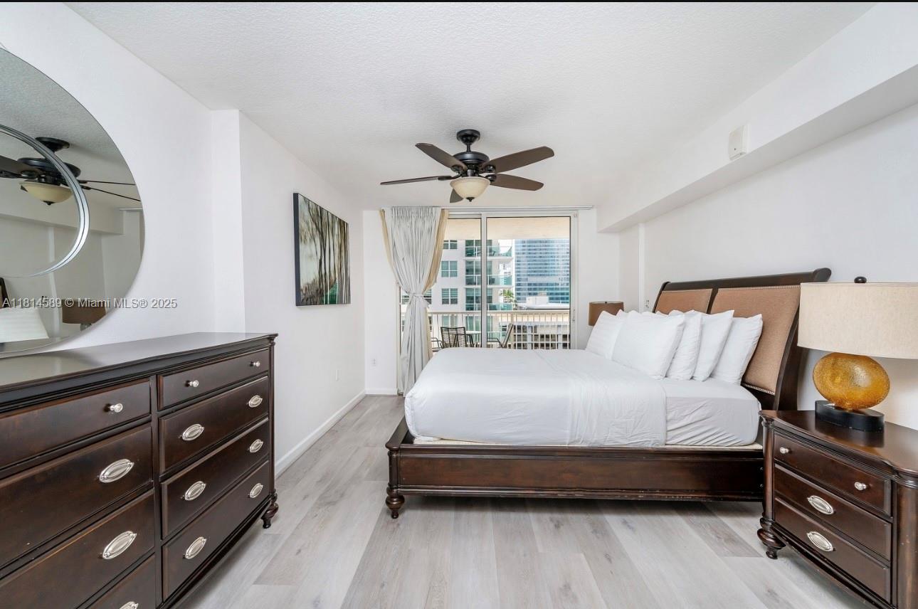 1200 Brickell Bay Dr #1617, Miami FL 33131