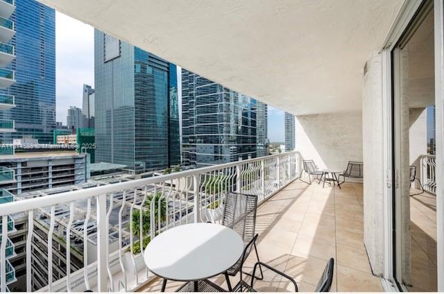 1200 Brickell Bay Dr #1617, Miami FL 33131