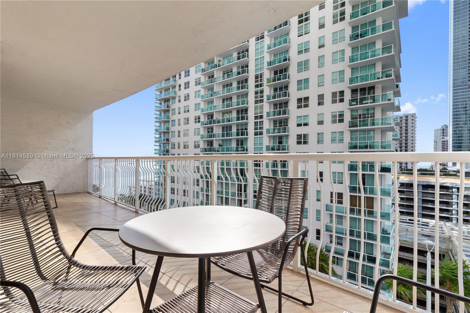 1200 Brickell Bay Dr #1617, Miami FL 33131