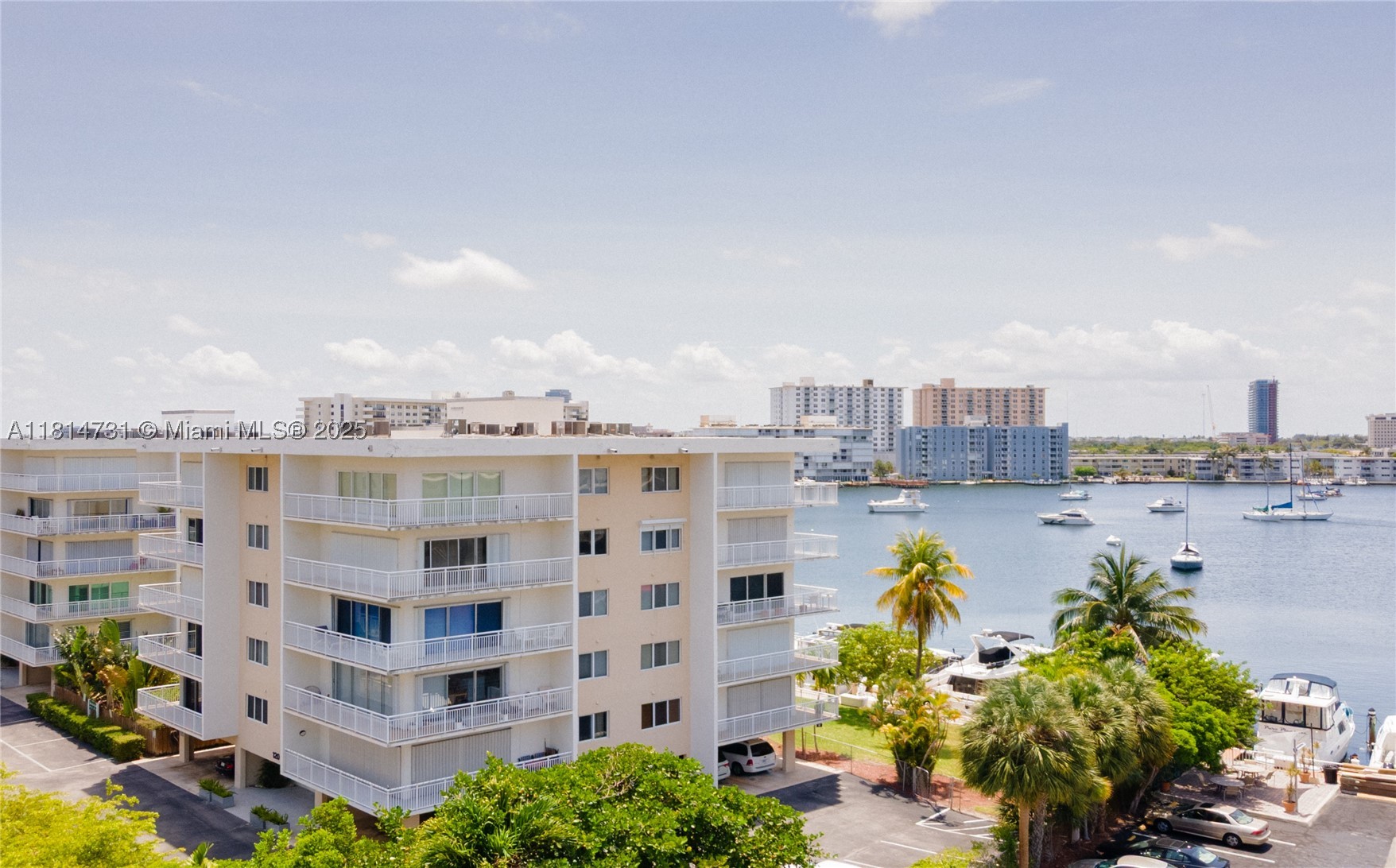 120 Golden Isles Dr #33B, Hallandale Beach FL 33009