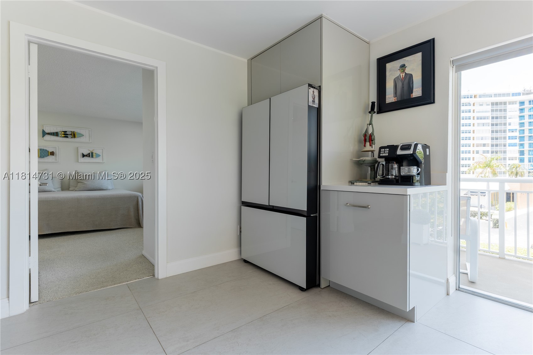120 Golden Isles Dr #33B, Hallandale Beach FL 33009