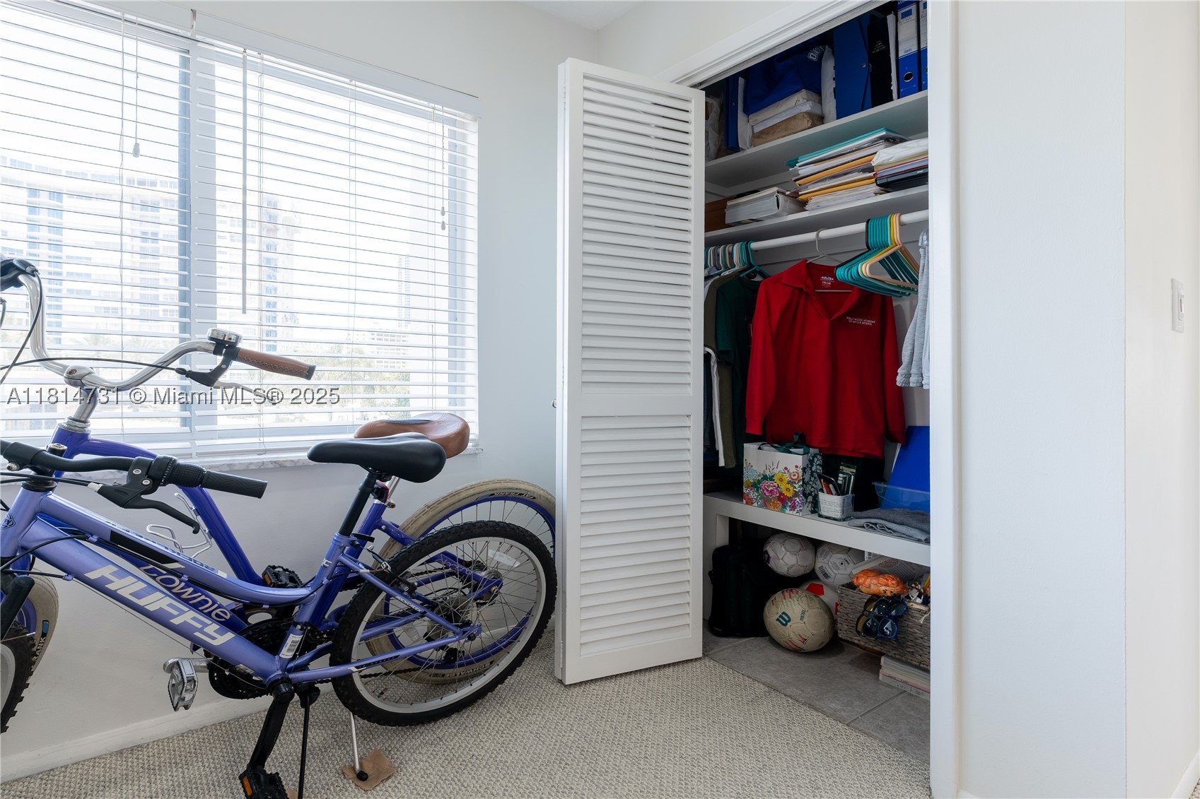 120 Golden Isles Dr #33B, Hallandale Beach FL 33009