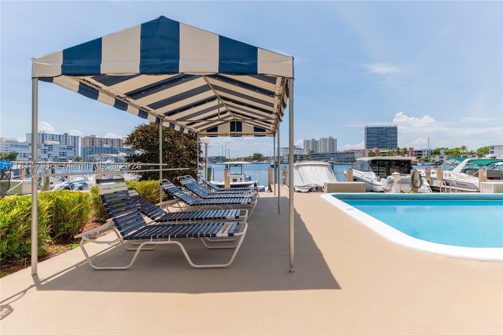 120 Golden Isles Dr #33B, Hallandale Beach FL 33009