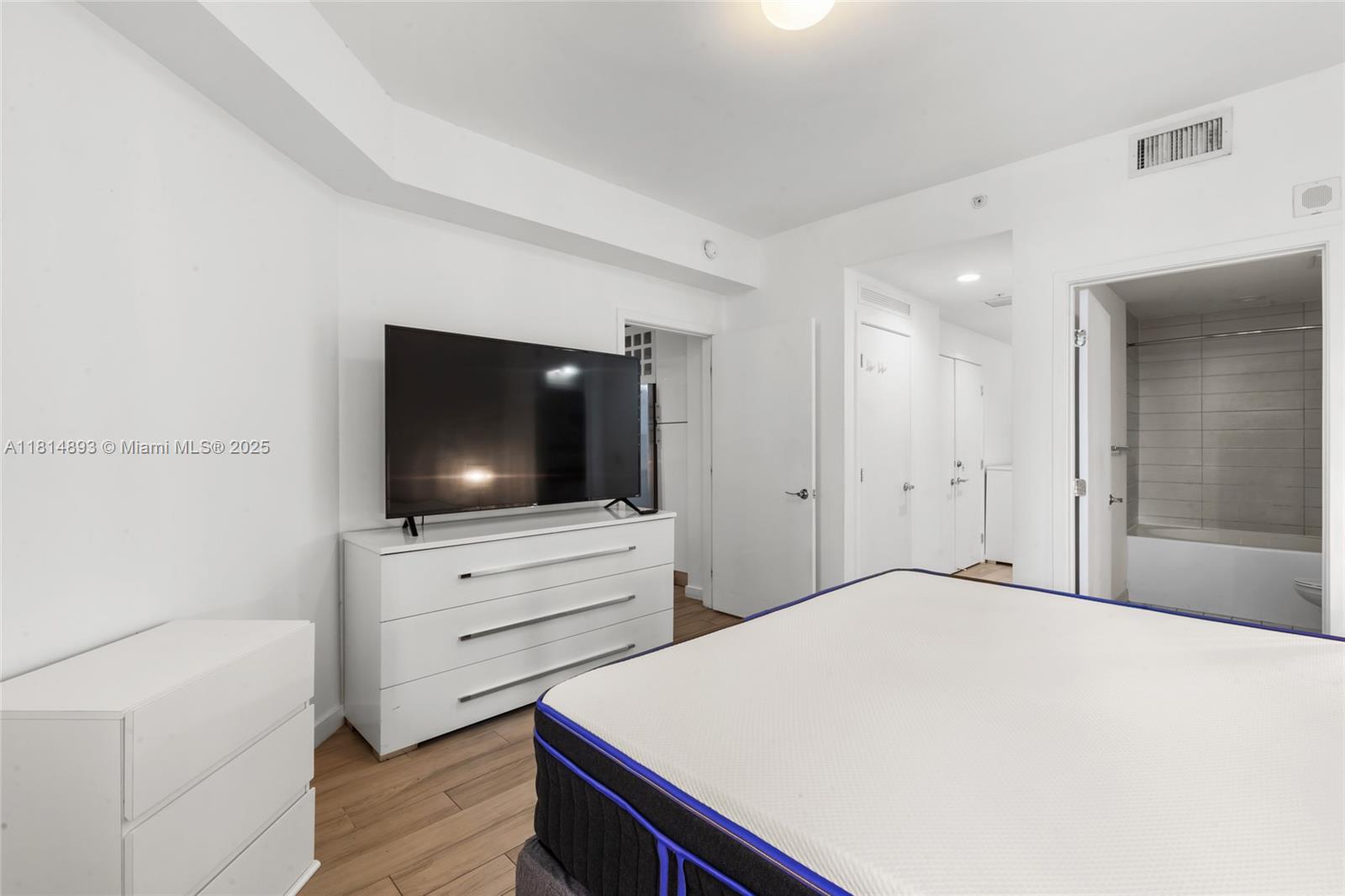999 SW 1st Ave #2601, Miami FL 33130