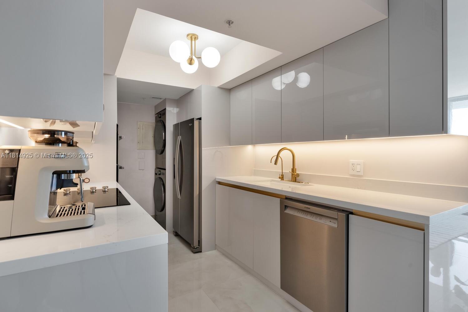 90 Alton Rd #2207, Miami Beach FL 33139