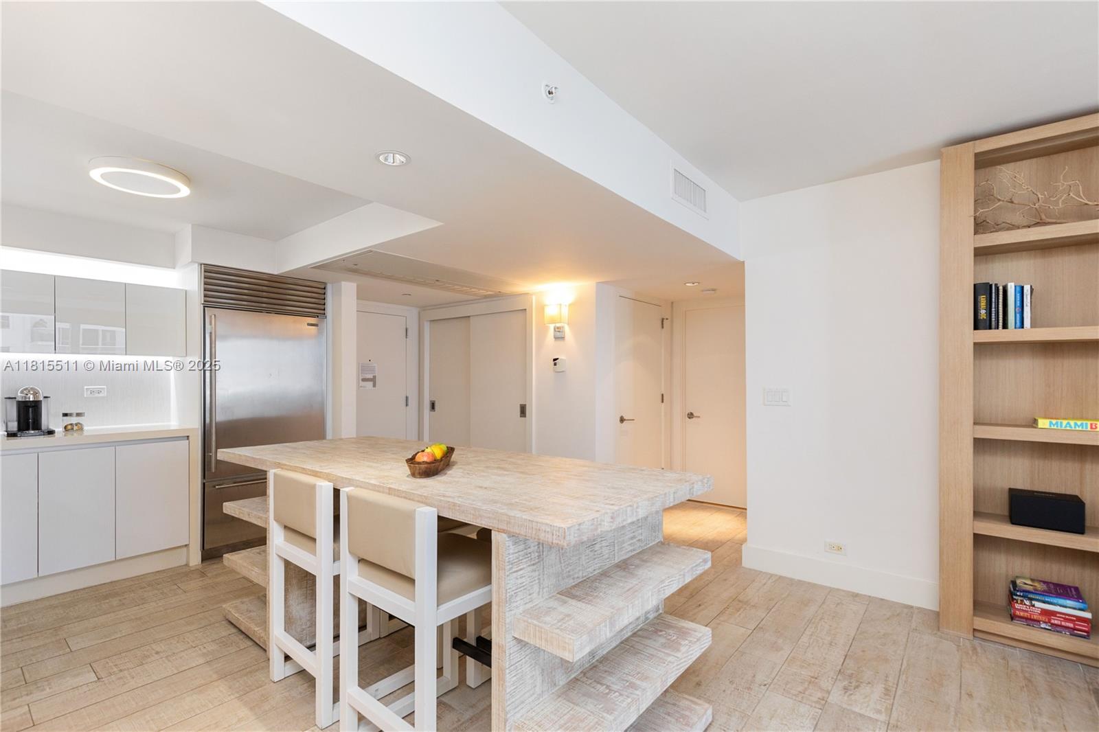102 24th St #1112, Miami Beach FL 33139