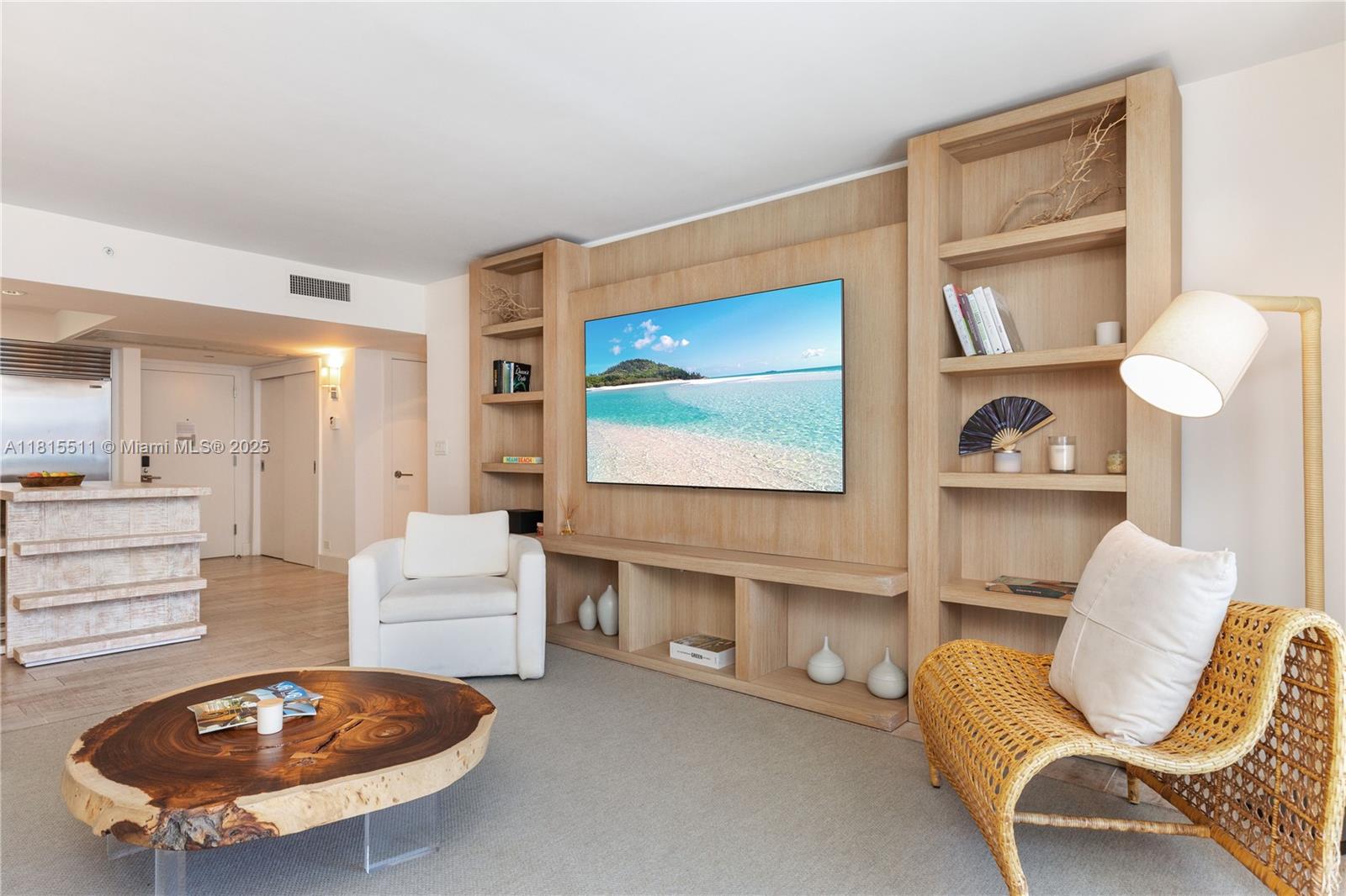 102 24th St #1112, Miami Beach FL 33139