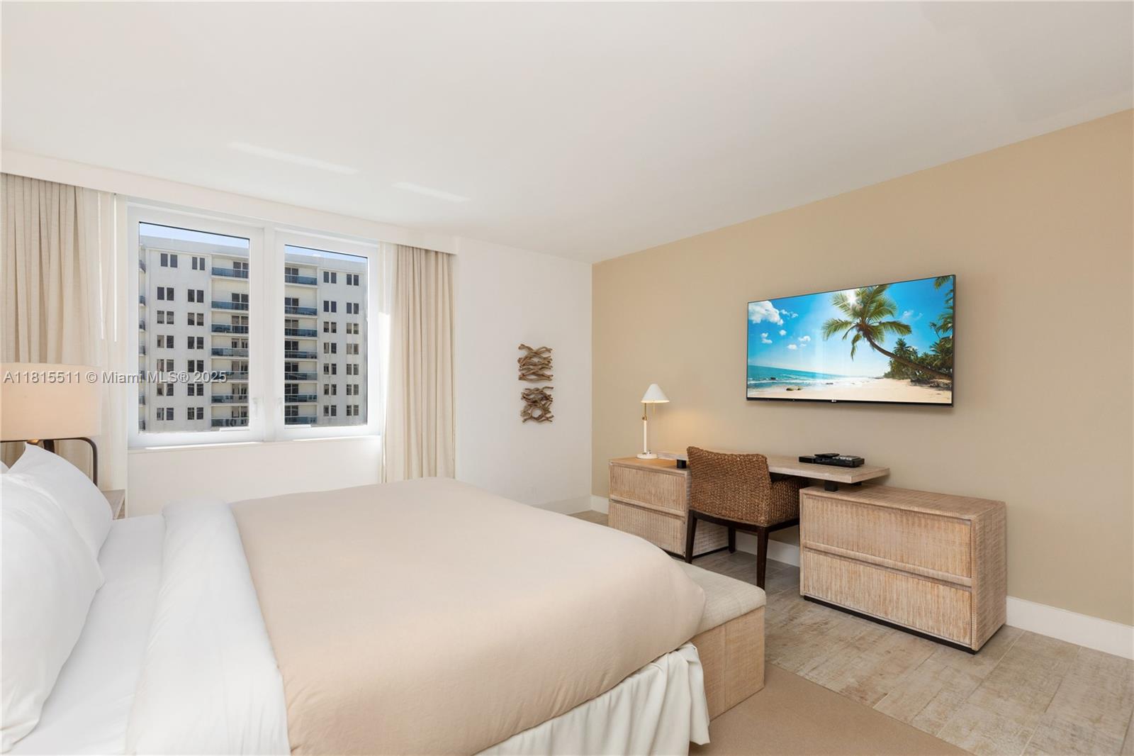 102 24th St #1112, Miami Beach FL 33139