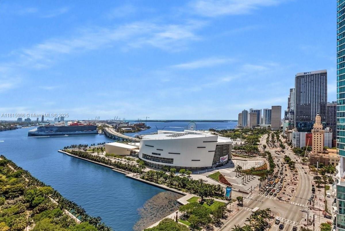 900 Biscayne Blvd #2408, Miami FL 33132