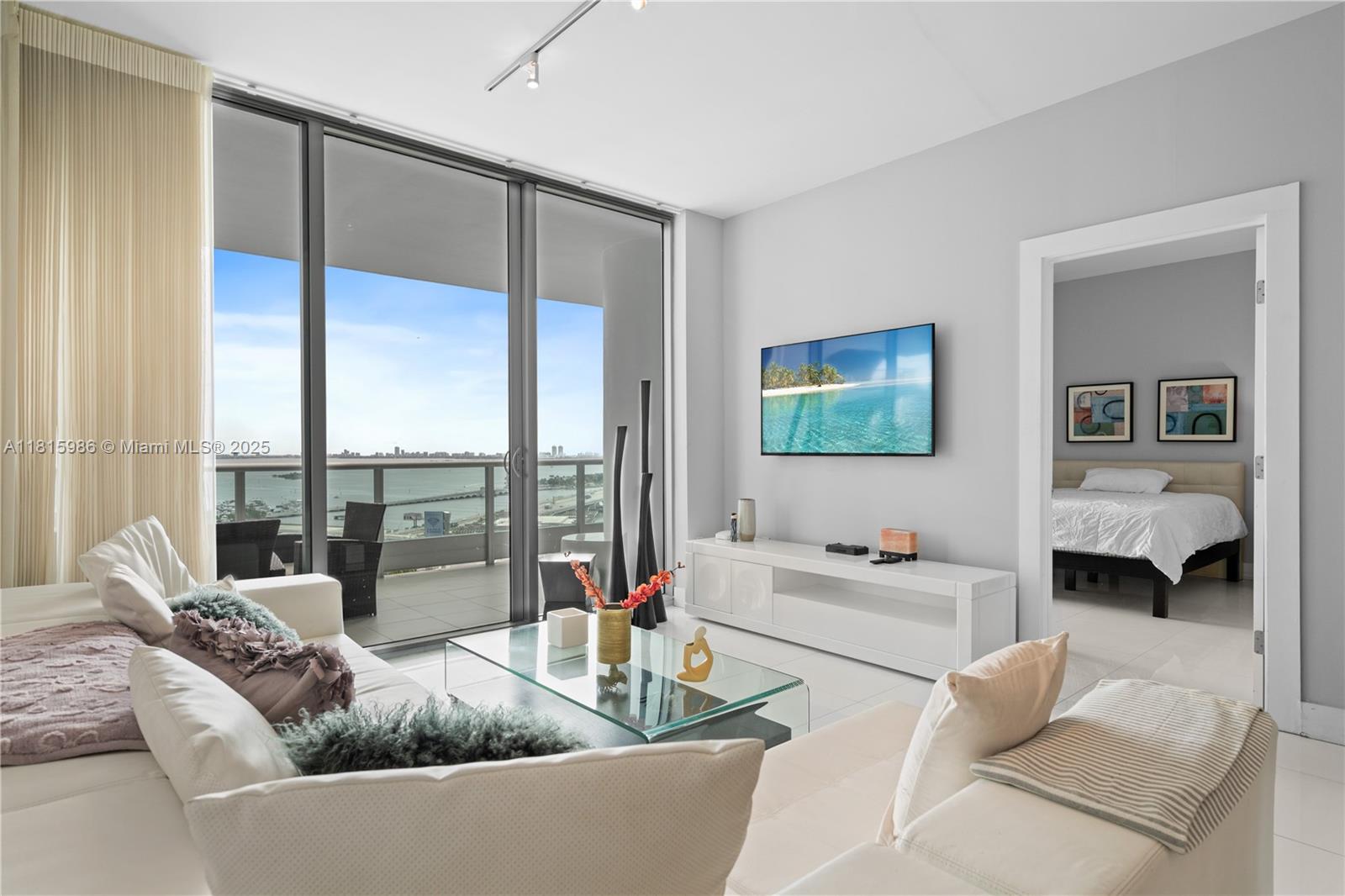 900 Biscayne Blvd #2408, Miami FL 33132