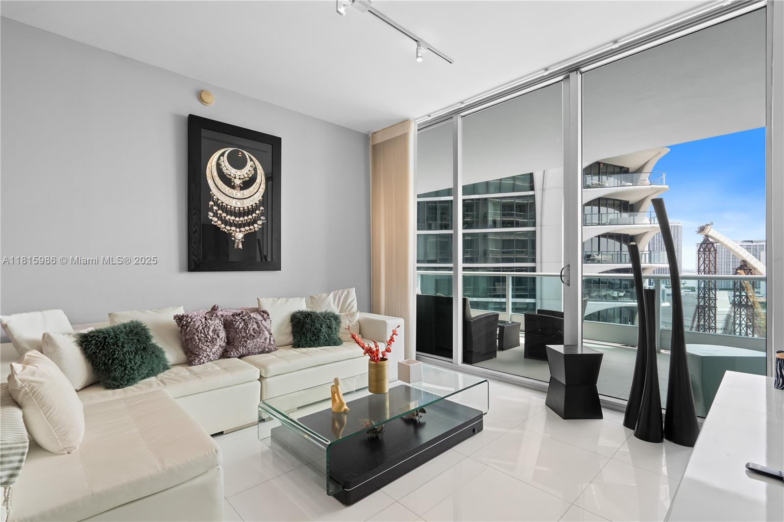900 Biscayne Blvd #2408, Miami FL 33132