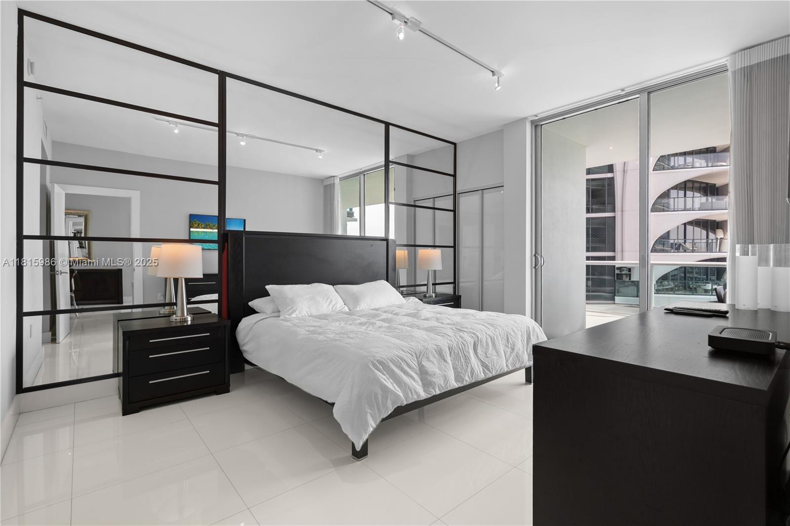 900 Biscayne Blvd #2408, Miami FL 33132