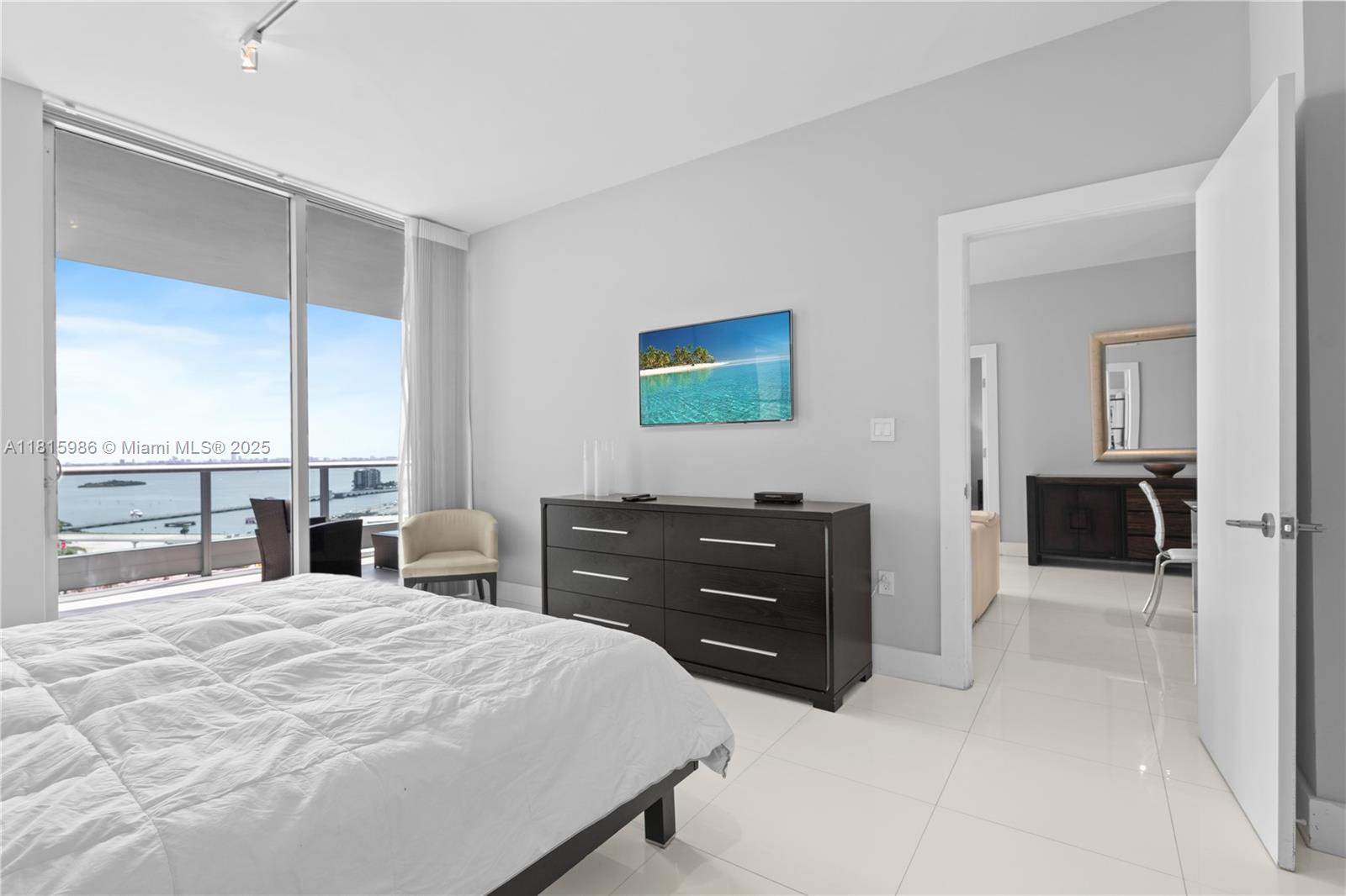 900 Biscayne Blvd #2408, Miami FL 33132