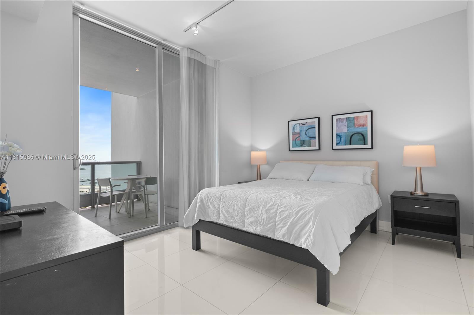 900 Biscayne Blvd #2408, Miami FL 33132
