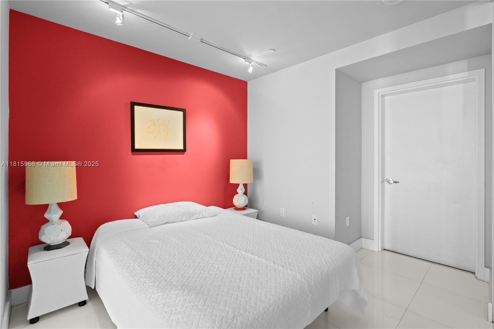 900 Biscayne Blvd #2408, Miami FL 33132