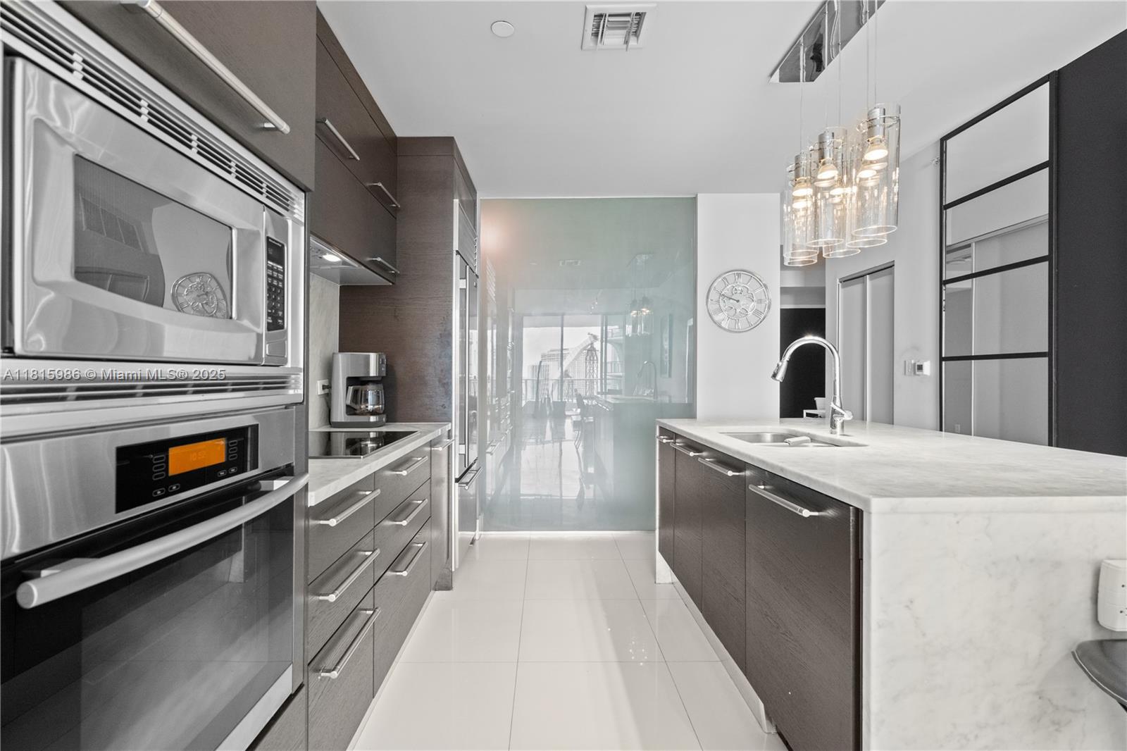 900 Biscayne Blvd #2408, Miami FL 33132