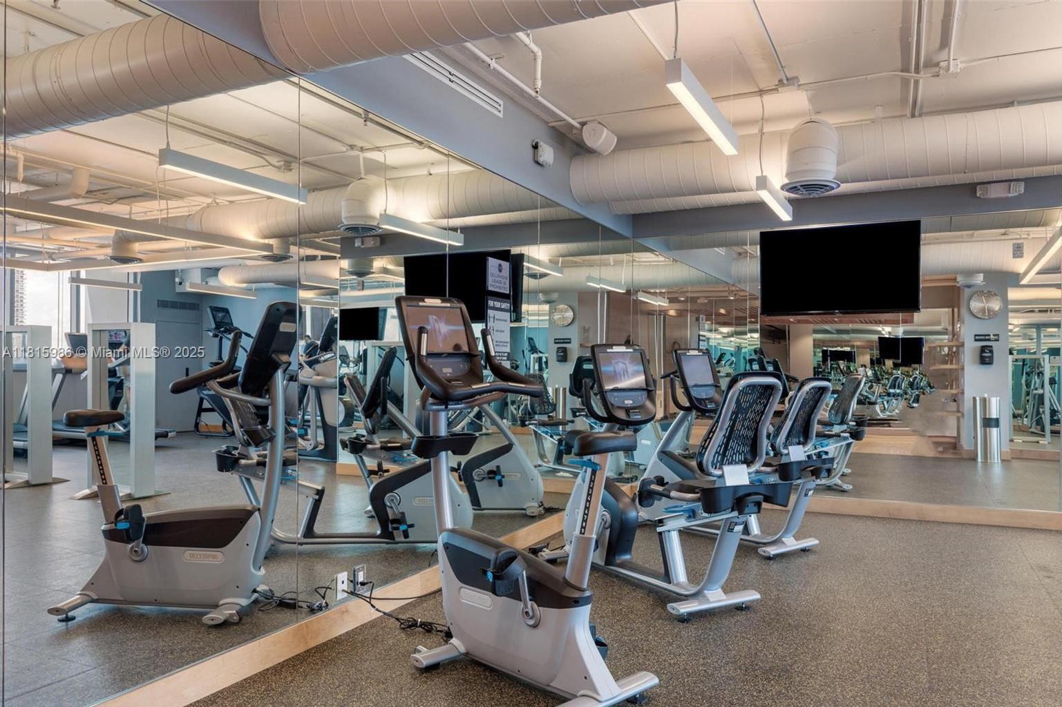 900 Biscayne Blvd #2408, Miami FL 33132
