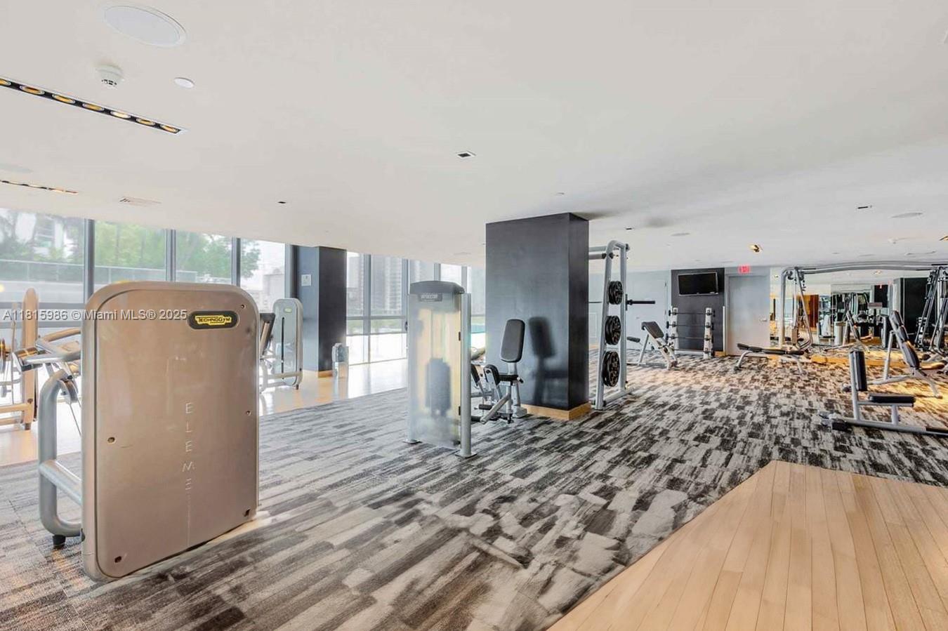 900 Biscayne Blvd #2408, Miami FL 33132