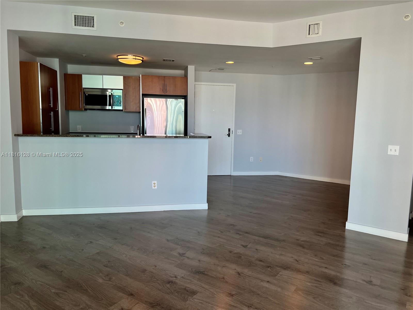 300 S Biscayne Blvd #2705, Miami FL 33131