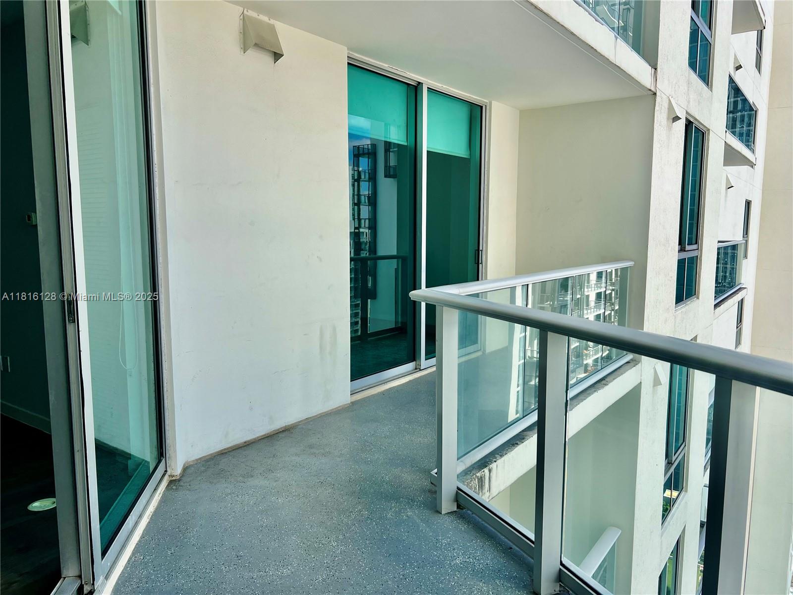 300 S Biscayne Blvd #2705, Miami FL 33131