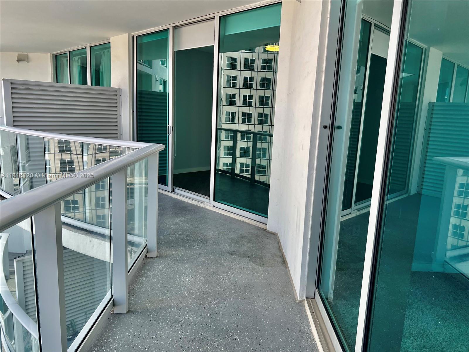 300 S Biscayne Blvd #2705, Miami FL 33131
