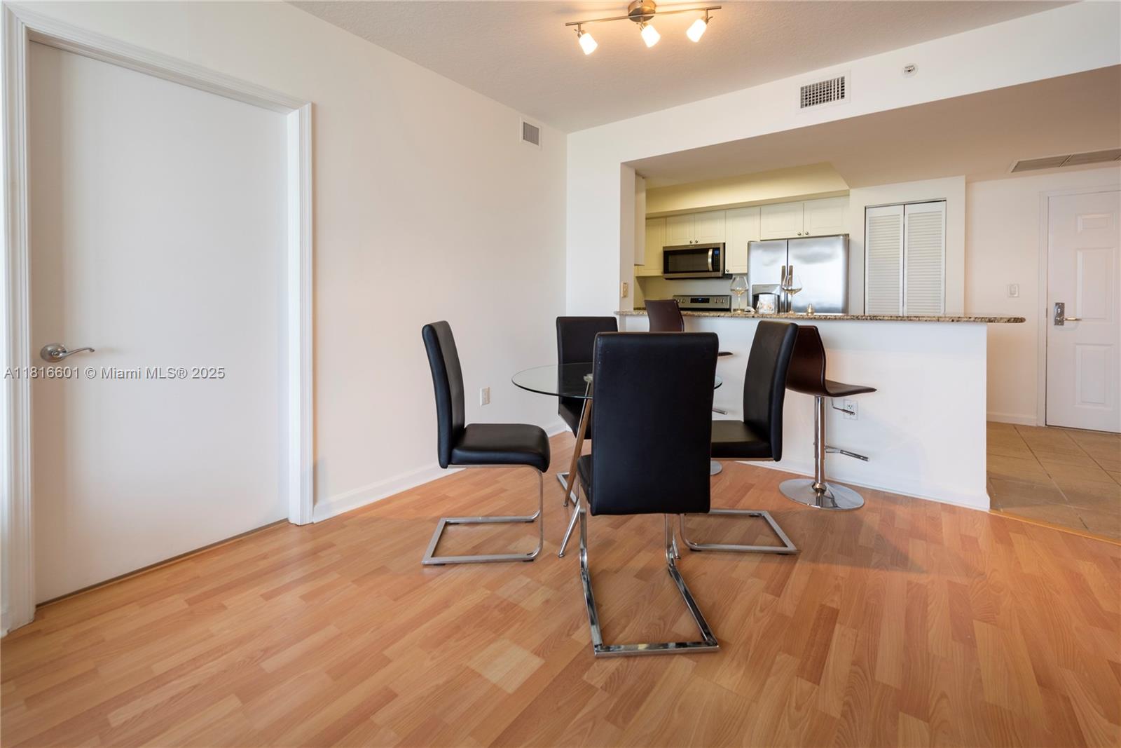 19501 W Country Club Dr #2210, Aventura FL 33180