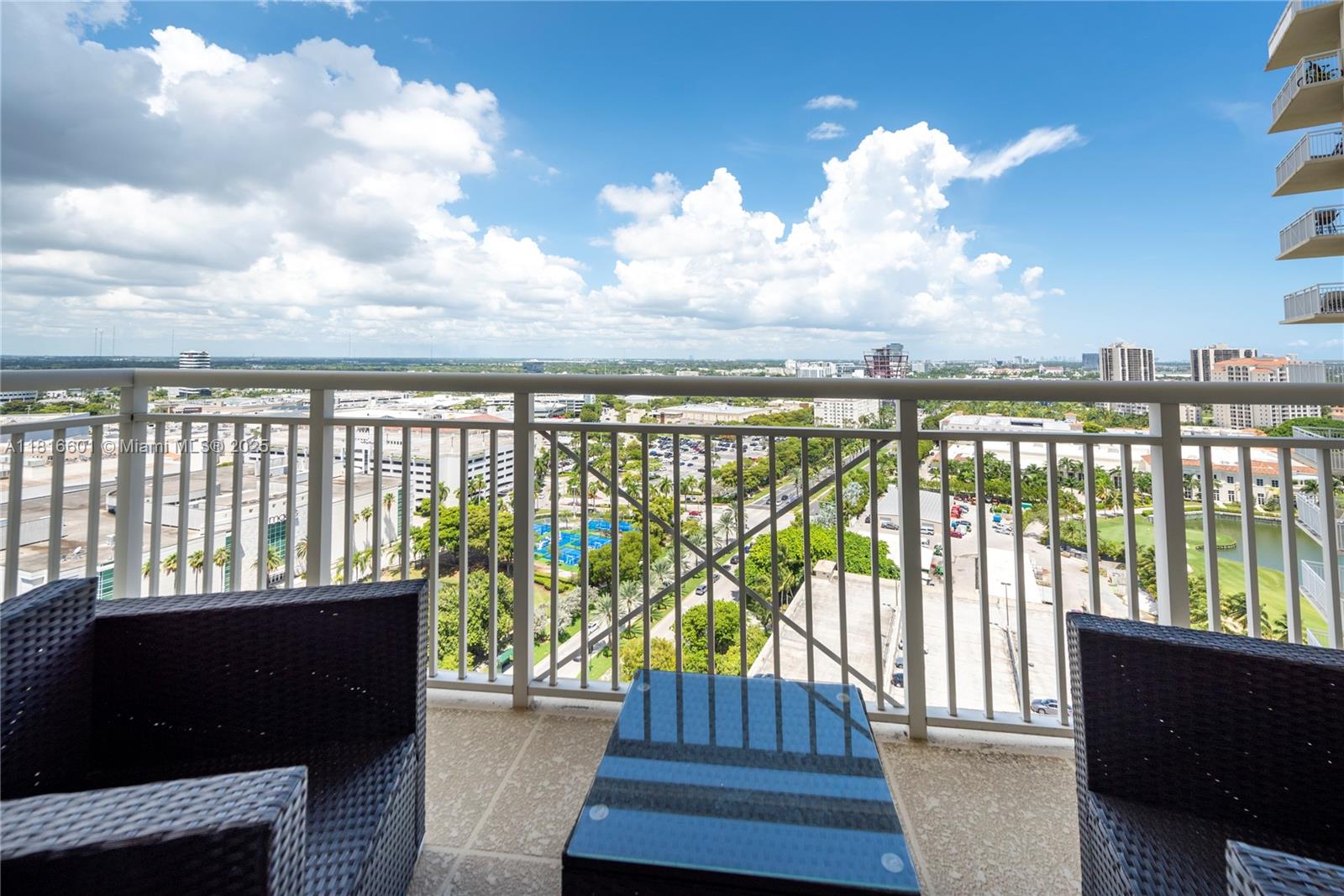 19501 W Country Club Dr #2210, Aventura FL 33180