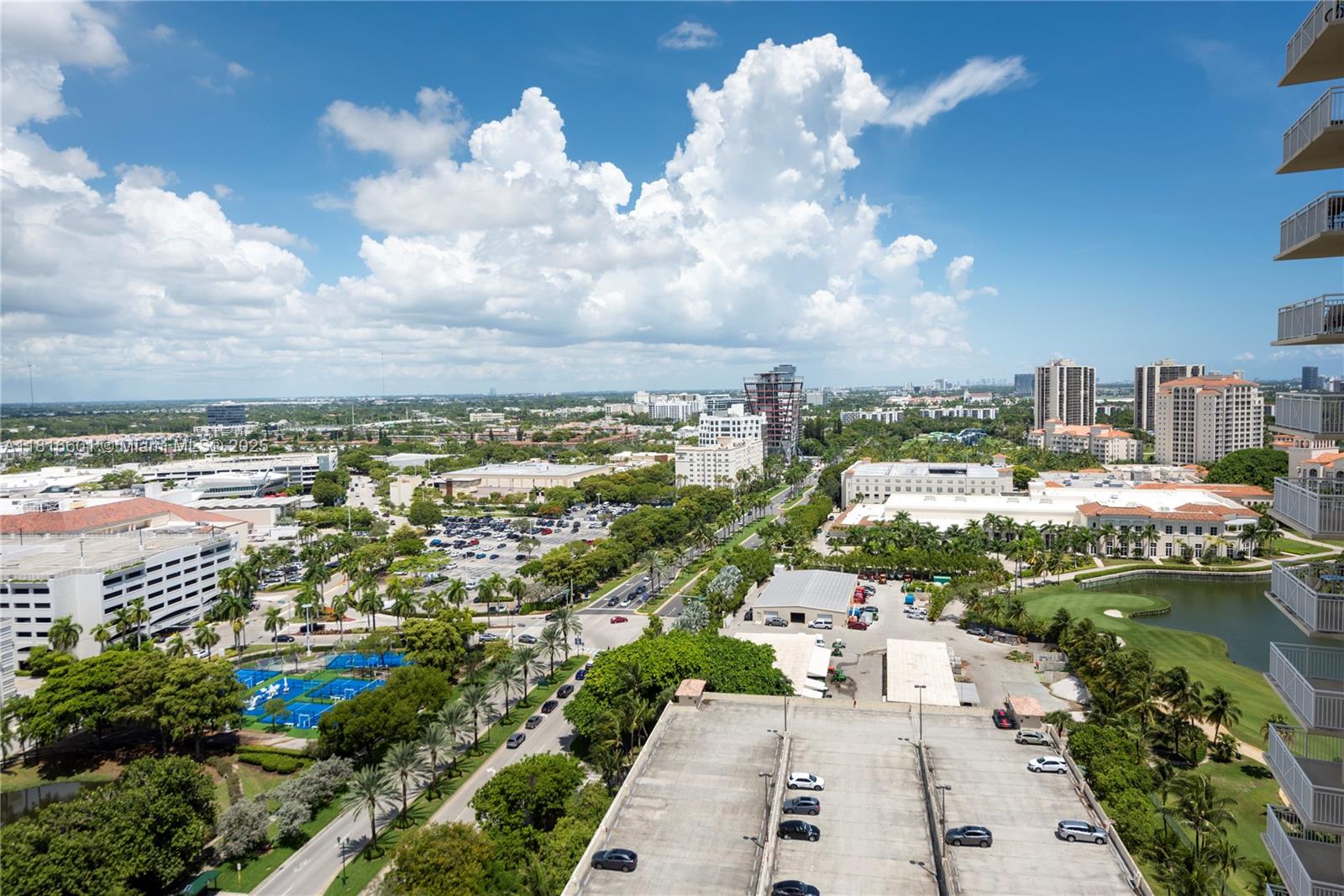 19501 W Country Club Dr #2210, Aventura FL 33180
