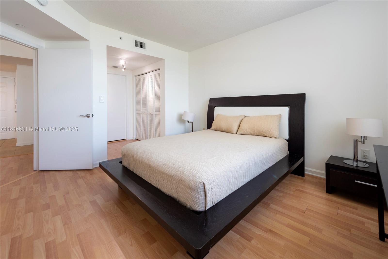 19501 W Country Club Dr #2210, Aventura FL 33180