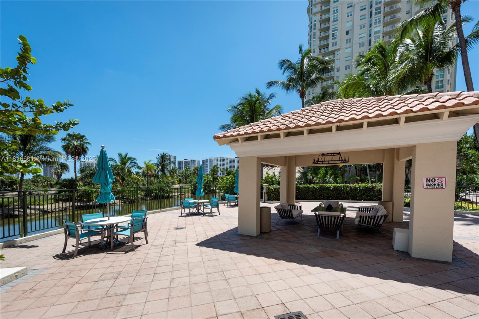 19501 W Country Club Dr #2210, Aventura FL 33180