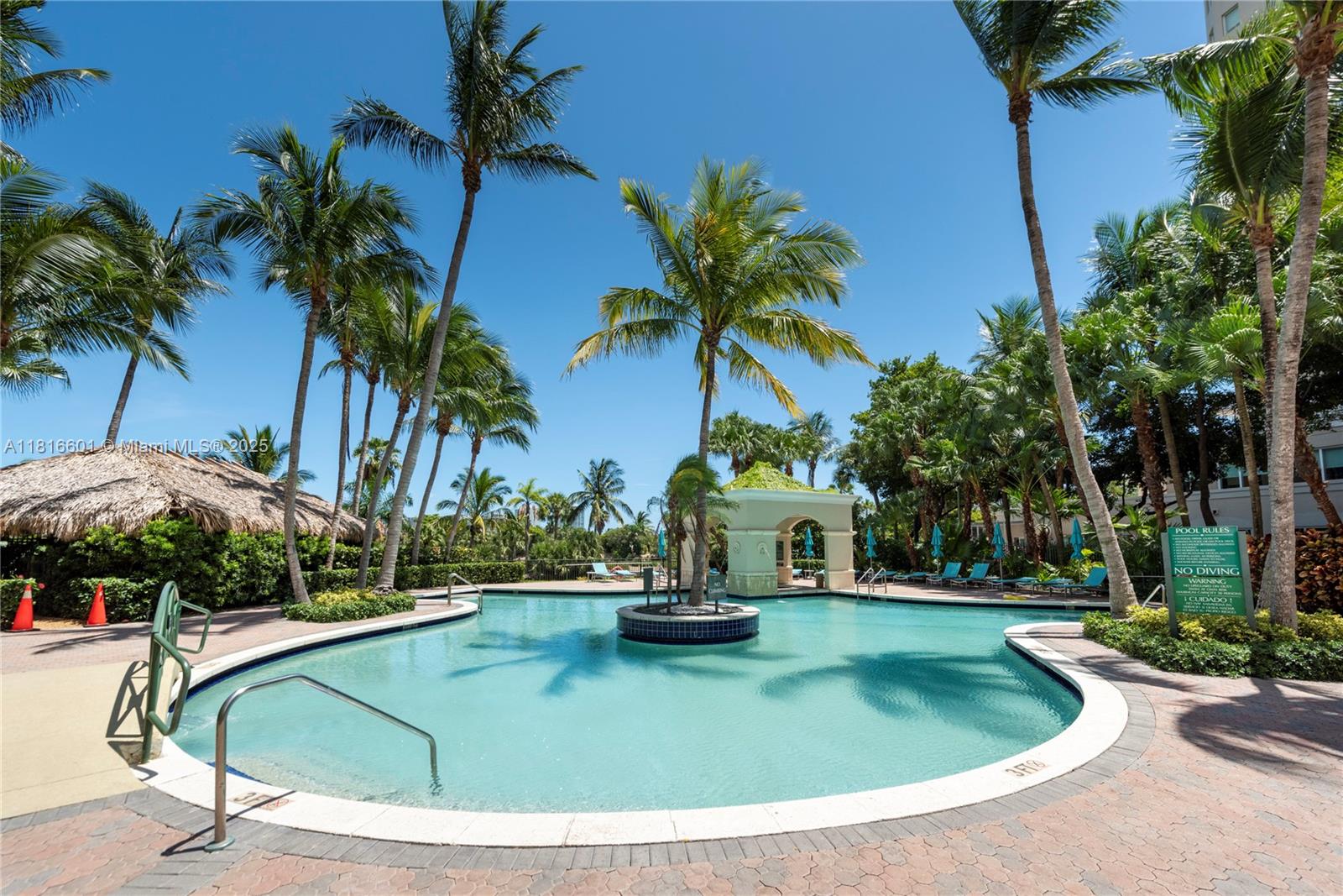 19501 W Country Club Dr #2210, Aventura FL 33180