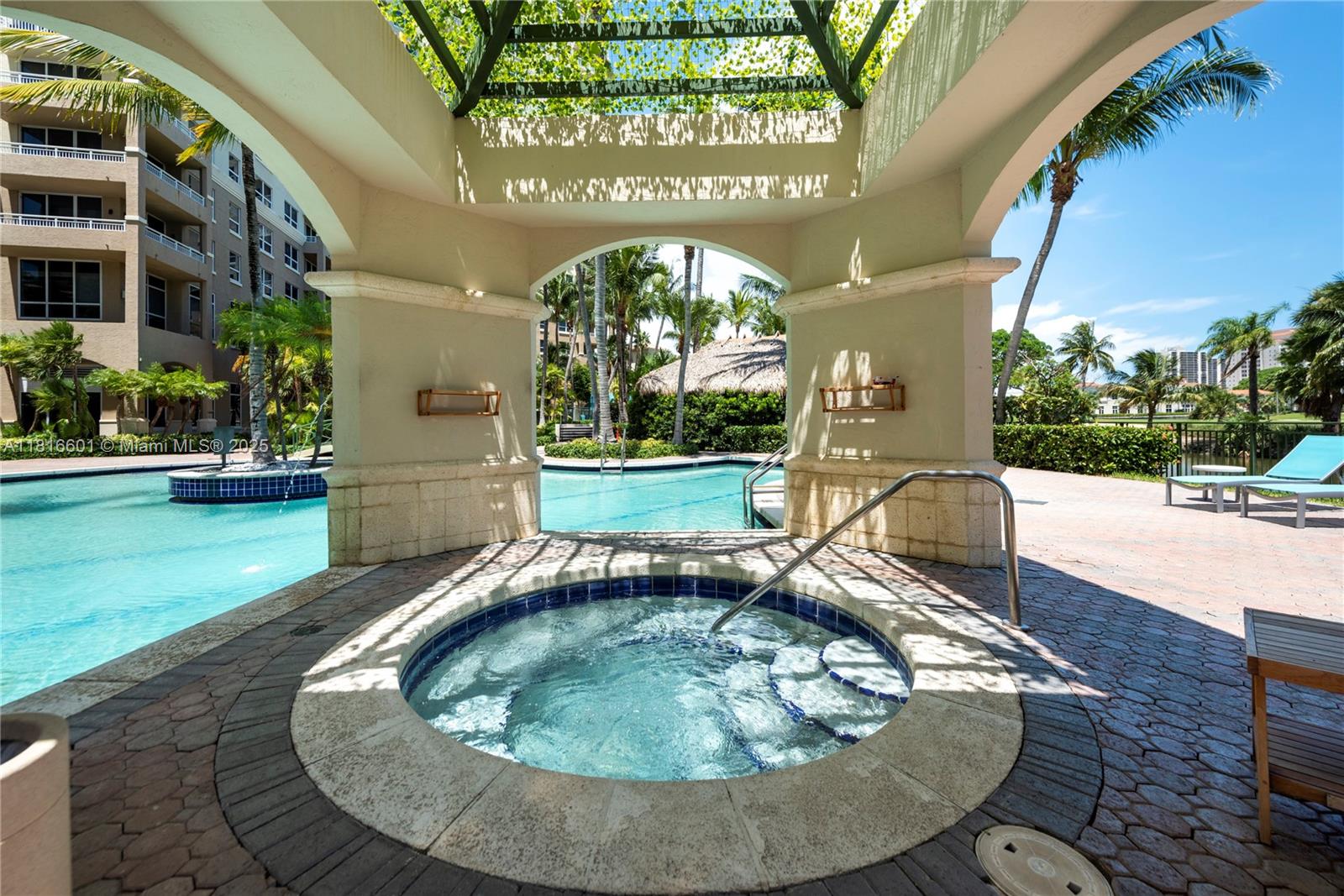 19501 W Country Club Dr #2210, Aventura FL 33180
