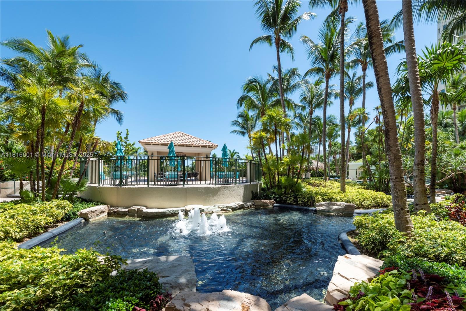 19501 W Country Club Dr #2210, Aventura FL 33180