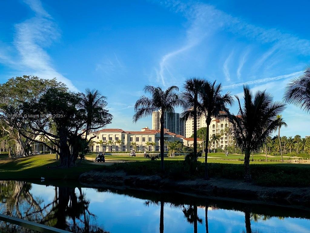 19501 W Country Club Dr #2210, Aventura FL 33180