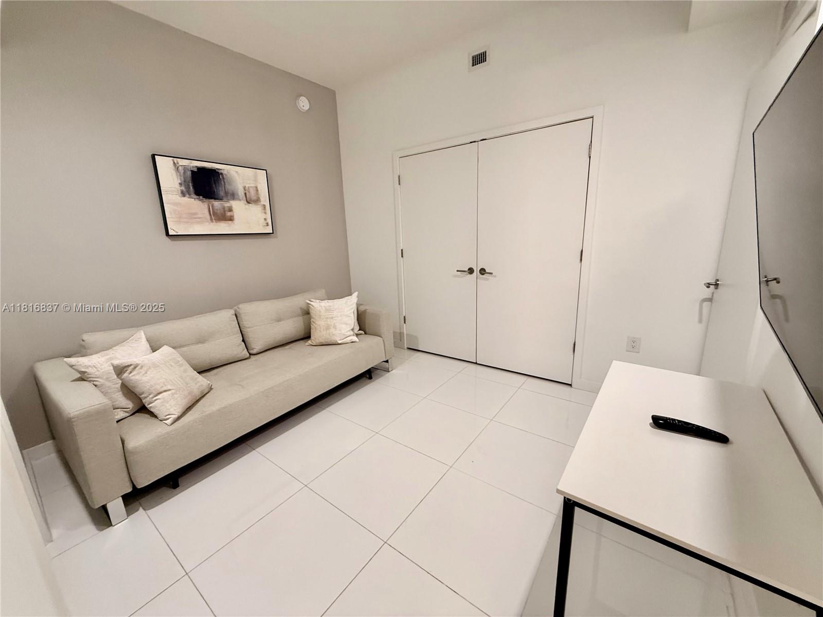 851 NE 1st Ave #1108, Miami FL 33132