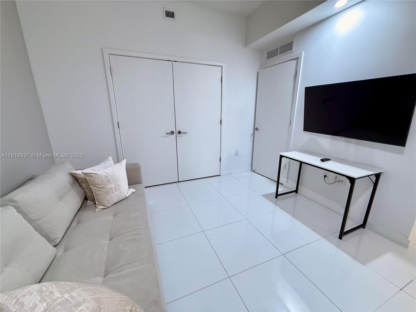 851 NE 1st Ave #1108, Miami FL 33132