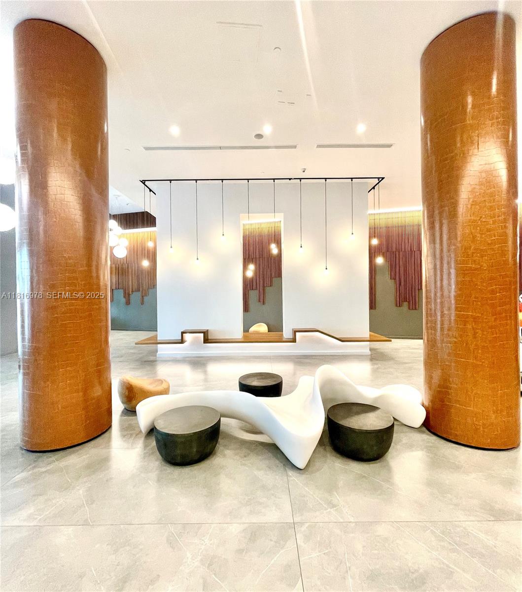 350 S Miami Ave #1103, Miami FL 33130