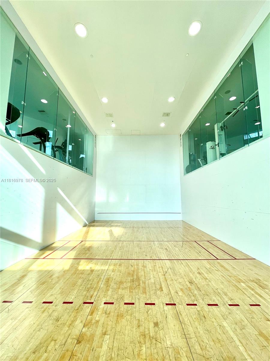 350 S Miami Ave #1103, Miami FL 33130