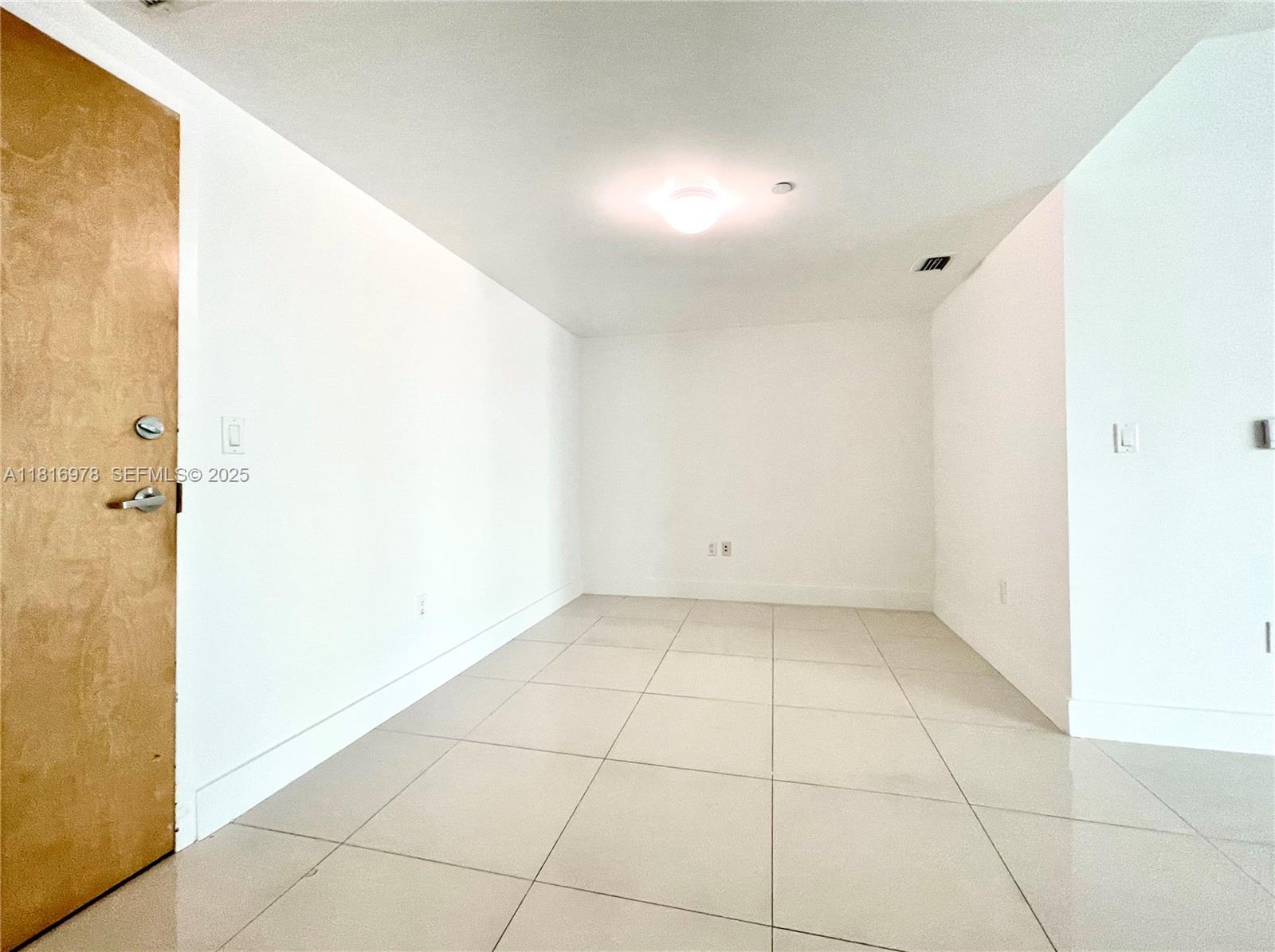 350 S Miami Ave #1103, Miami FL 33130