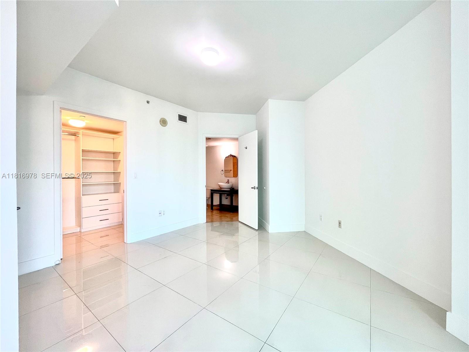 350 S Miami Ave #1103, Miami FL 33130