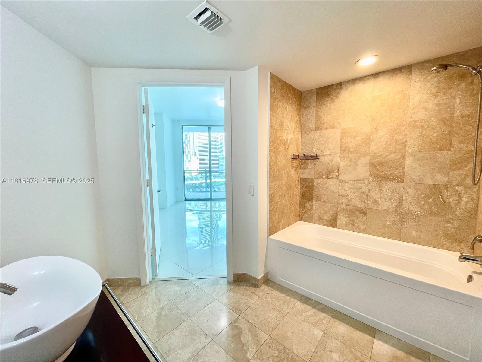 350 S Miami Ave #1103, Miami FL 33130